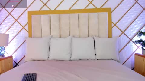 Snapshot of cocodamore1 chatting on 12-21-25, 11:39 online show from 12-21-25, 11:39