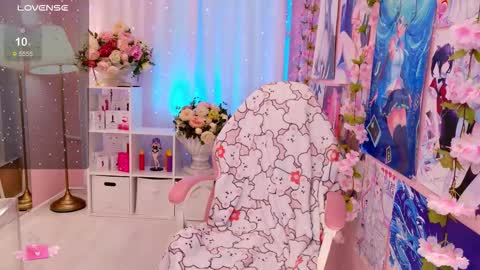 Mia online show from 11-29-25, 01:25