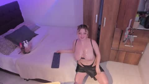 cocovolkovva online show from 02-21-25, 07:43