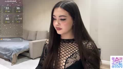 Snapshot of coffee_wihtout_milk chatting on 06-18-26, 10:25 Yumi online show from 06-18-26, 10:25