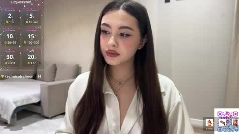 Snapshot of coffee_wihtout_milk chatting on 06-23-26, 11:25 Yumi online show from 06-23-26, 11:25