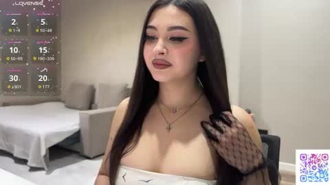 Snapshot of coffee_wihtout_milk chatting on 07-13-26, 10:34 Yumi online show from 07-13-26, 10:34