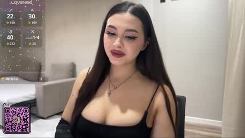 Snapshot of coffee_wihtout_milk chatting on 07-14-26, 10:26 Yumi online show from 07-14-26, 10:26