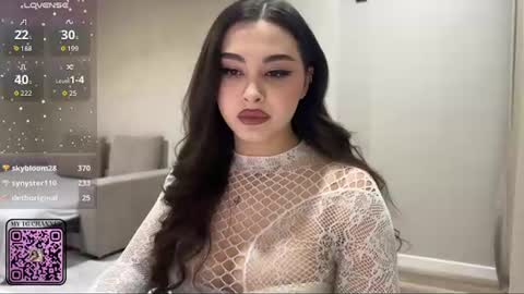Snapshot of coffee_wihtout_milk chatting on 07-16-26, 10:16 Yumi online show from 07-16-26, 10:16