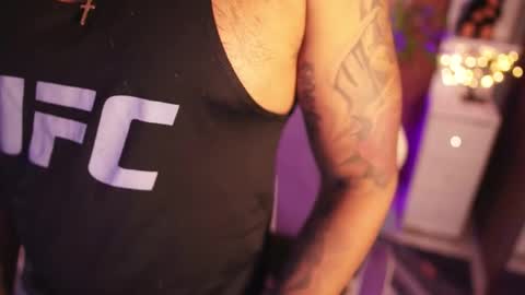 Snapshot of coffeman08 chatting on 11-03-25, 02:46 Andres online show from 11-03-25, 02:46