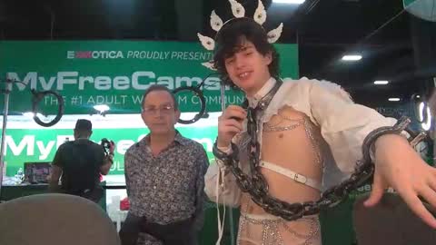 Cokia online show from 10-25-25, 06:13