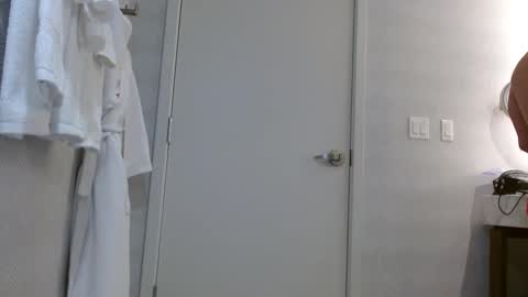 Snapshot of colbymoney chatting on 12-13-24, 06:21 Colby big dick money online show from 12-13-24, 06:21