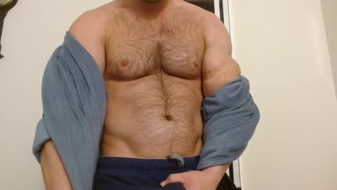 Snapshot of colbymoney chatting on 12-28-24, 03:04 Colby big dick money online show from 12-28-24, 03:04