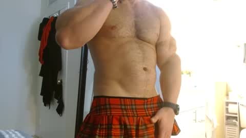 Snapshot of colbymoney chatting on 09-26-25, 02:37 Colby big dick money online show from 09-26-25, 02:37