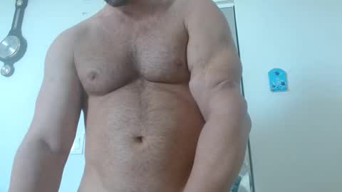 Snapshot of colbymoney chatting on 10-22-25, 01:33 Colby big dick money online show from 10-22-25, 01:33