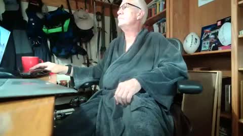 Snapshot of colchuck chatting on 06-17-26, 01:23 colchuck online show from 06-17-26, 01:23