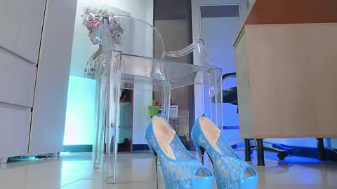 Snapshot of colete_milf chatting on 02-14-25, 05:57 Samantha online show from 02-14-25, 05:57