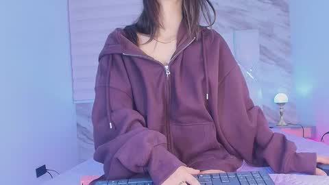 colett online show from 11-12-25, 11:54