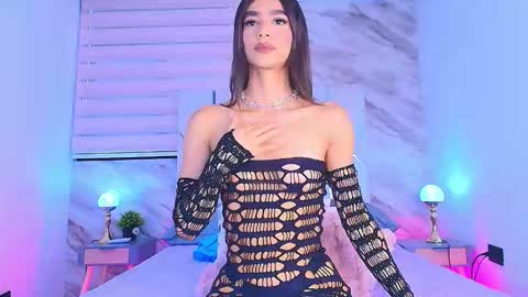 colett online show from 11-23-25, 12:05