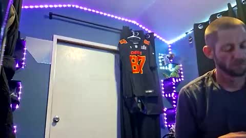 colevan2390 online show from 11-22-25, 09:25