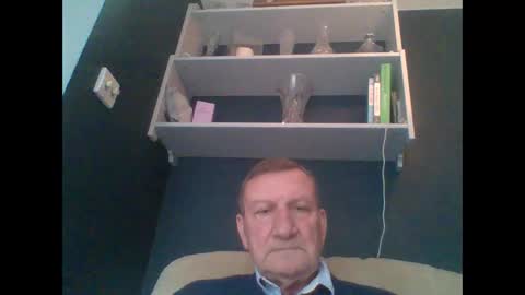 Snapshot of colinbeech chatting on 01-06-25, 11:07 colinbeech online show from 01-06-25, 11:07