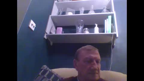 Snapshot of colinbeech chatting on 01-13-25, 05:33 colinbeech online show from 01-13-25, 05:33