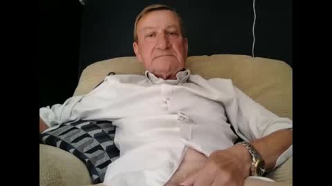 Snapshot of colinbeech chatting on 09-25-25, 08:51 colinbeech online show from 09-25-25, 08:51