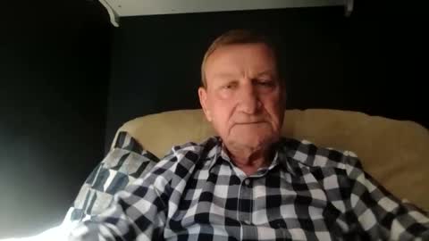 Snapshot of colinbeech chatting on 10-24-25, 09:06 colinbeech online show from 10-24-25, 09:06