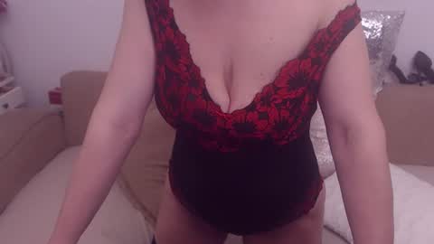 Snapshot of college_dream_bbw chatting on 06-18-26, 09:36 Maddison online show from 06-18-26, 09:36