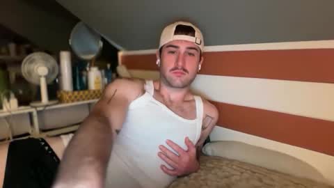 Snapshot of collegeboy417 chatting on 12-22-25, 04:09 collegeboy417 online show from 12-22-25, 04:09