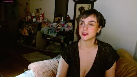 Collette online show from 10-14-25, 03:40