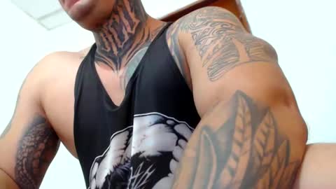 Snapshot of colombian_monster_cock chatting on 12-17-24, 02:22 camilo online show from 12-17-24, 02:22
