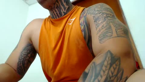 Snapshot of colombian_monster_cock chatting on 12-23-24, 01:08 camilo online show from 12-23-24, 01:08
