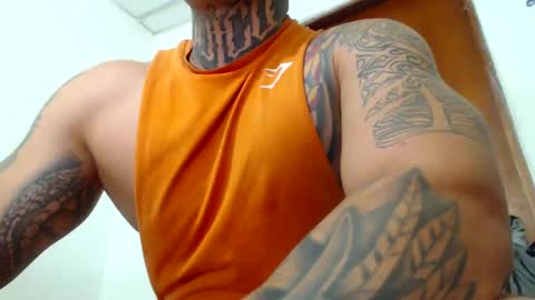 Snapshot of colombian_monster_cock chatting on 12-31-24, 12:25 camilo online show from 12-31-24, 12:25