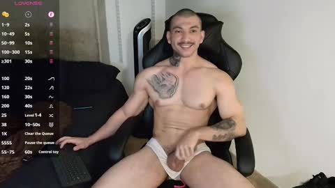 Snapshot of colombianmuscle8 chatting on 02-16-25, 02:09 colombianmuscle8 online show from 02-16-25, 02:09