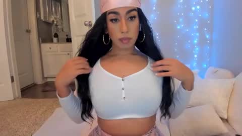 Snapshot of colombiantexas chatting on 01-12-25, 11:15 ........ Instagram Lorysexys online show from 01-12-25, 11:15