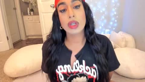    ........ Instagram  Lorysexys online show from 11-18-25, 04:50