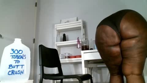 Noni online show from 01-31-25, 01:34