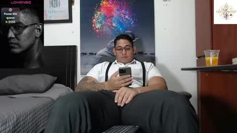 Snapshot of coltonmassif_ chatting on 06-07-26, 06:00 coltonmassif_ online show from 06-07-26, 06:00