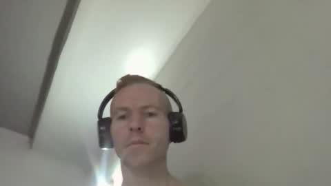 Snapshot of comecontrol chatting on 10-19-25, 11:33 comecontrol online show from 10-19-25, 11:33