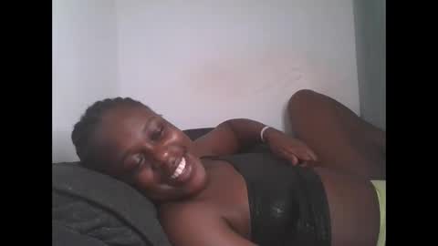 Snapshot of comicalcara chatting on 01-18-25, 11:44 Cara online show from 01-18-25, 11:44