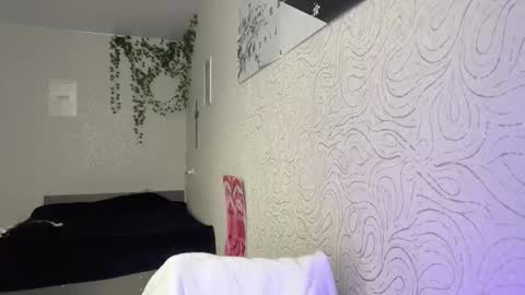 Bella  online show from 11-12-25, 11:43