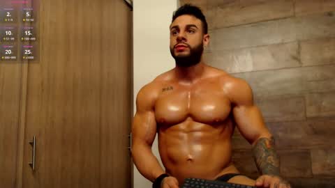 connor_h1 online show from 02-12-25, 05:47