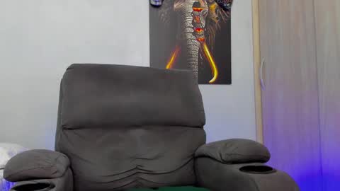 Snapshot of connorkingg chatting on 02-12-25, 02:14 CONNORKING online show from 02-12-25, 02:14