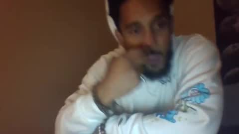 Snapshot of convertibl chatting on 12-28-24, 07:55 convertibl online show from 12-28-24, 07:55