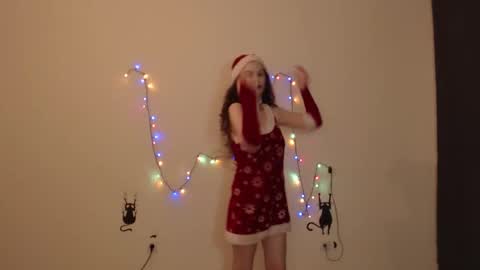 Amber online show from 12-23-25, 03:04