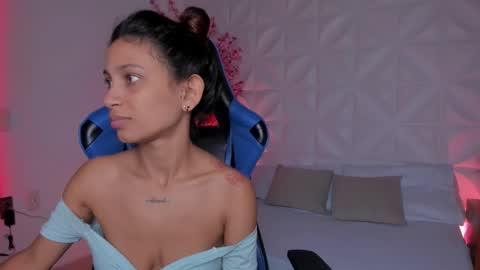 Snapshot of cora22_ chatting on 12-20-25, 12:34 CORA online show from 12-20-25, 12:34