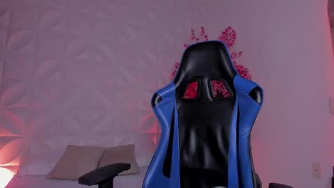 Snapshot of cora22_ chatting on 02-10-26, 12:42 CORA online show from 02-10-26, 12:42