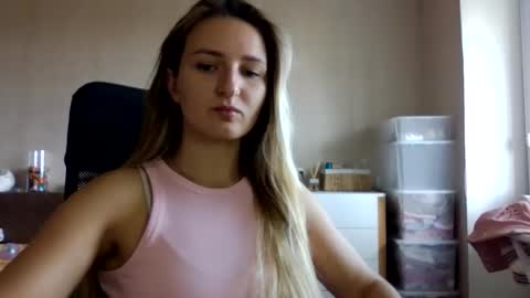 cora_fora online show from 09-17-25, 08:05