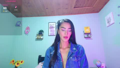 Snapshot of coral_davis chatting on 04-29-26, 01:53 Coral online show from 04-29-26, 01:53