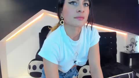 Coral  online show from 01-25-25, 03:09