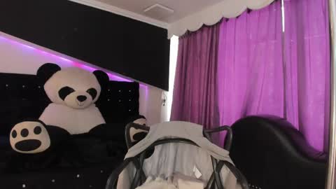 Coral  online show from 06-06-26, 02:33