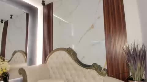 Coralie Bronson online show from 09-19-25, 08:09