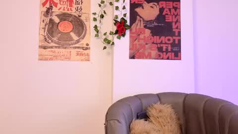 Coralie Bronson online show from 05-11-26, 10:51