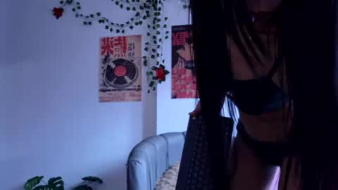 Coralie Bronson online show from 07-04-26, 10:27